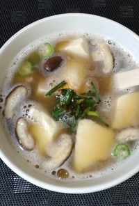 納豆とオクラ、豆腐のトロトロスープ