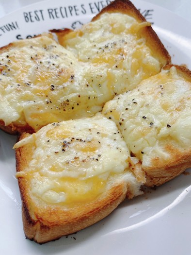 シンプル！チーズトーストの写真
