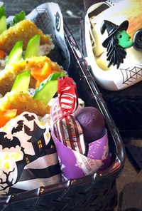 カレー風味チキンおにぎらず ハロウィン