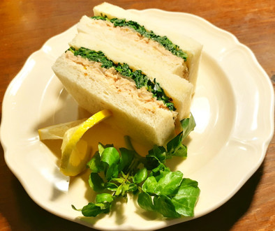 春菊＆ツナサンドイッチ　（発酵玉葱）の写真