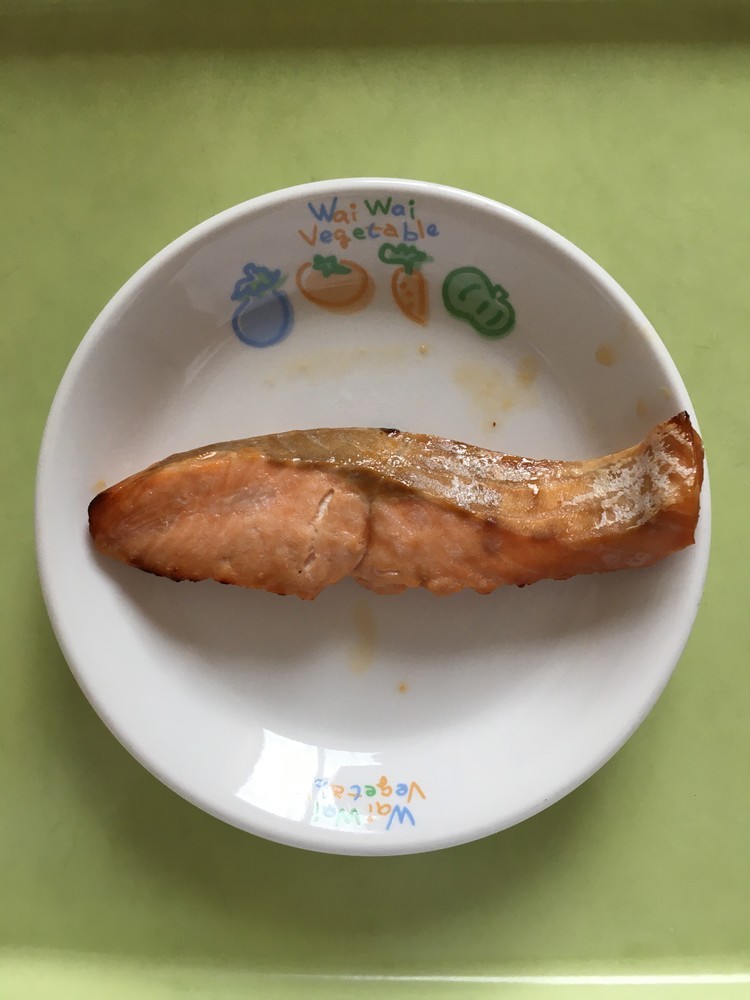 【保育園給食】鮭の照り焼きの画像