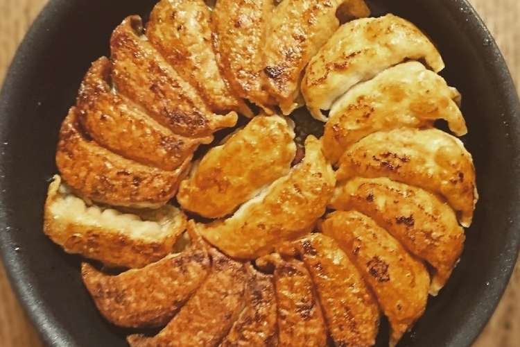 失敗しない 揚げ焼き餃子 バリバリ レシピ 作り方 By もちえ クックパッド 簡単おいしいみんなのレシピが360万品