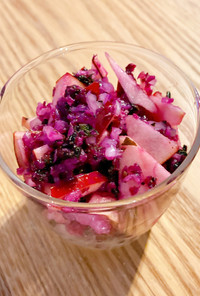 紫白菜と紅玉林檎のサラダ