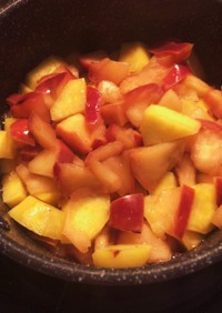 簡単　りんごとサツマイモのワイン煮