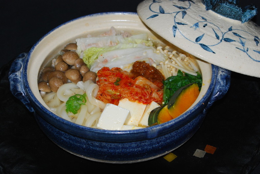 豚バラ肉と野菜のしょうが味噌キムチ鍋♪の画像