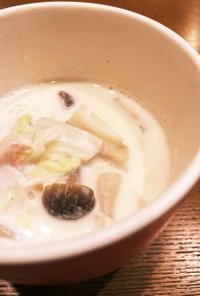 白菜としめじの味噌クリームスープ