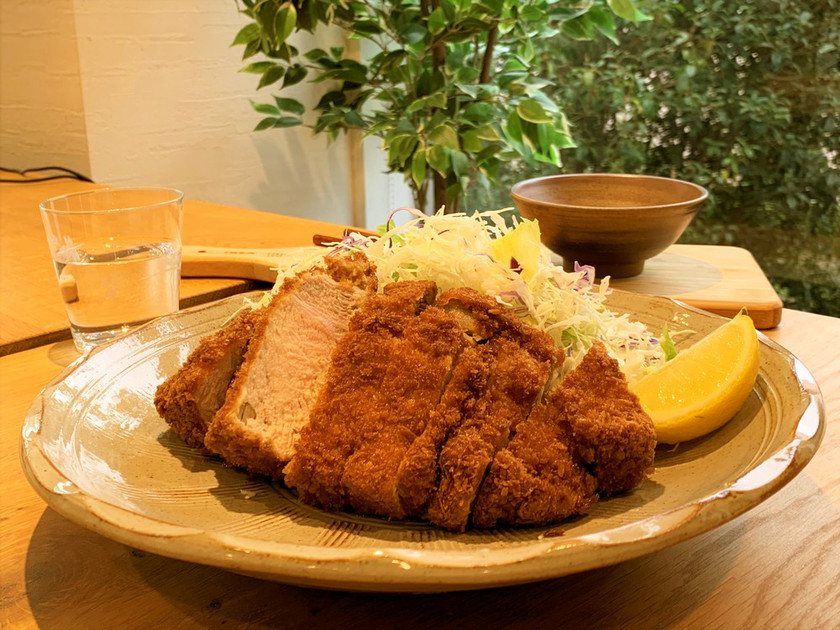 揚げ方のコツ！教えます☆分厚いとんかつ by 油専門店「油の王様」 【クックパッド】 簡単おいしいみんなのレシピが355万品