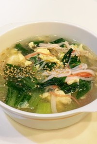 チンゲン菜とカニカマの中華スープ