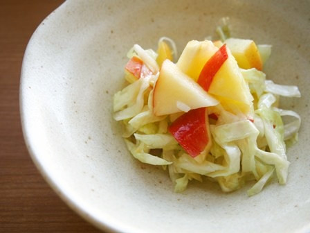 ポークチョップとフルーティーな赤キャベツのレシピ