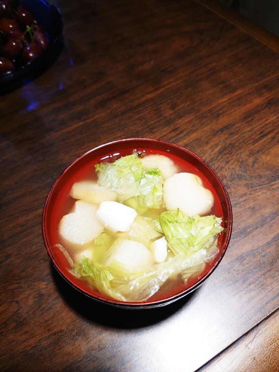 レタス&お豆腐の味噌汁♡♡麸を乗せての画像