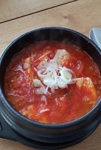 韓国の唐辛子粉であまり辛くないスンドゥブ