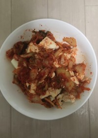 キムチと豆腐のサラダ