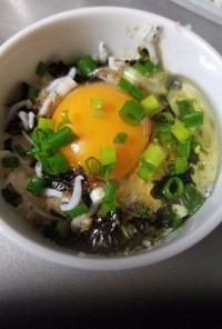 簡単いわしふりかけ卵かけご飯(ポン酢編)
