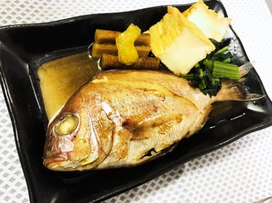 煮魚（鯛とごぼう）の写真