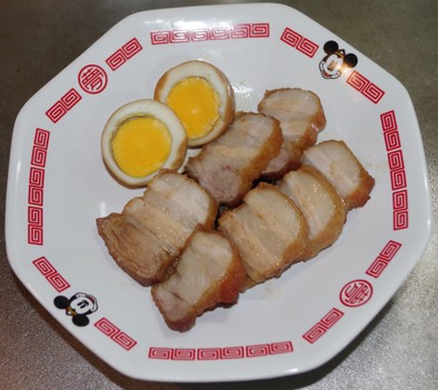 【簡単】豚バラブロックで作る焼豚と煮卵の写真