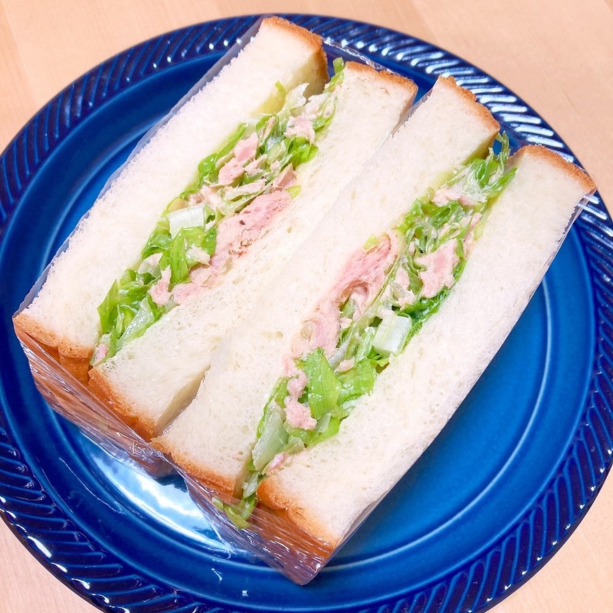 たっぷりレタスとツナのサンドイッチ☆の画像
