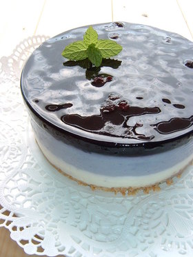 ブルーベリーのレアチーズケーキ