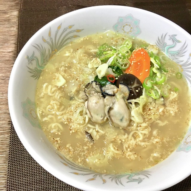 鍋のシメにはサッポロ一番塩ラーメン レシピ 作り方 By あちゃもん クックパッド 簡単おいしいみんなのレシピが359万品