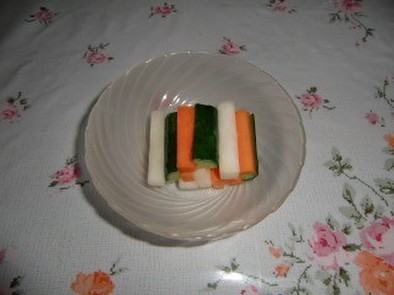 ３色野菜のピクルスの写真