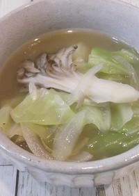 ゆで汁活用　キャベツと舞茸の醬油スープ