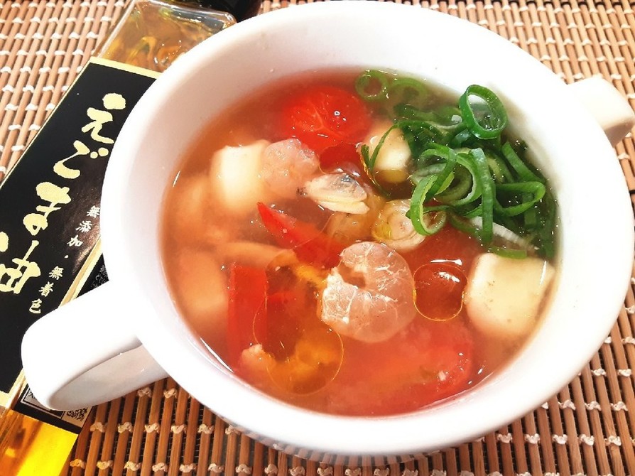 シーフードミックスとトマトの味噌汁♡の画像