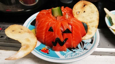 ハロウィン手まり寿司お化けチップ添えの写真