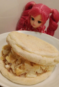 リカちゃん♡焼き芋入りサラダパン風サンド