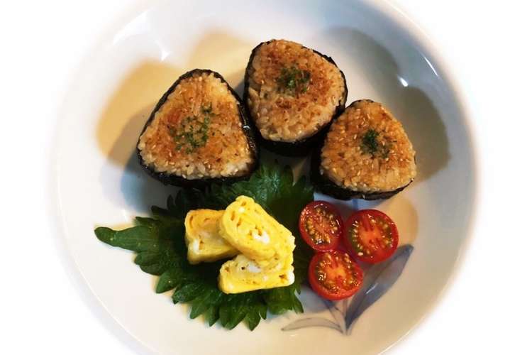 にんべんつゆの素で簡単美味な焼きおにぎり レシピ 作り方 By クック4649 クックパッド 簡単おいしいみんなのレシピが356万品