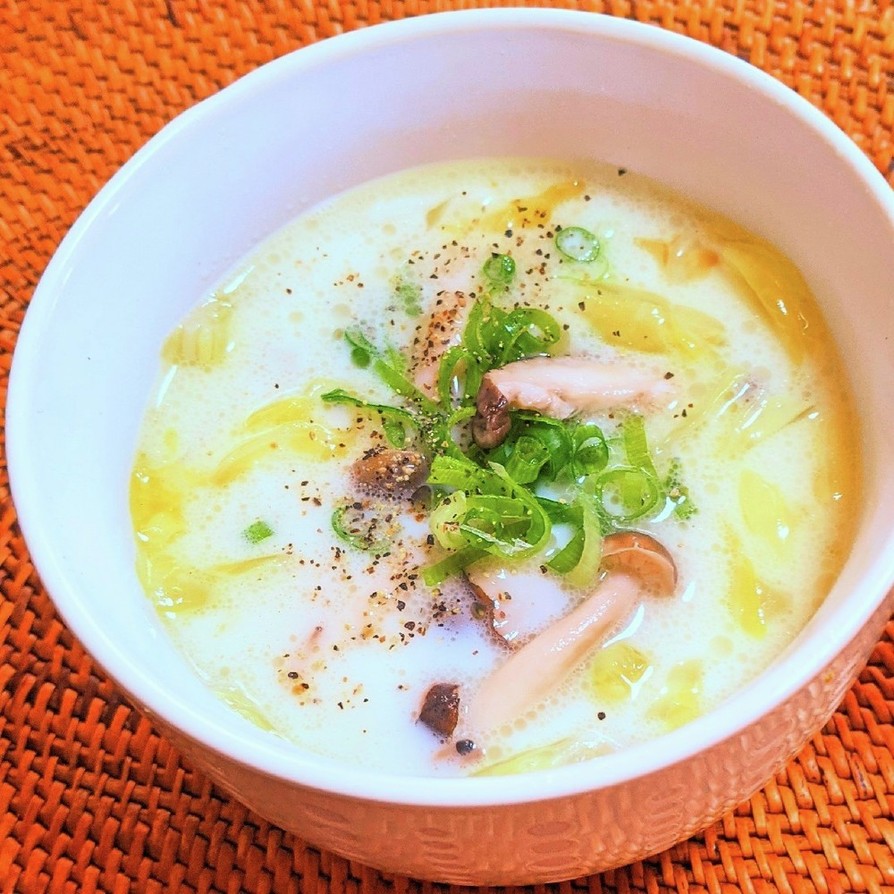 キノコと白菜の豆乳スープの画像
