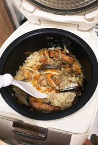 簡単時短！秋刀魚の蒲焼缶の炊き込みご飯