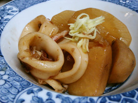 里芋・大根・イカのこっくり煮