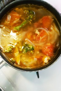 鶏ひき肉とブロッコリー＆トマトのスープ