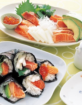 サーモンづくしの手巻き寿司の画像