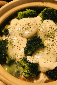 鍋の素●鶏肉＆ブロッコリーの豆乳洋風鍋