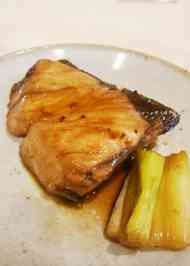 みんなが作ってる ブリの照り焼き 付け合せのレシピ クックパッド 簡単おいしいみんなのレシピが358万品