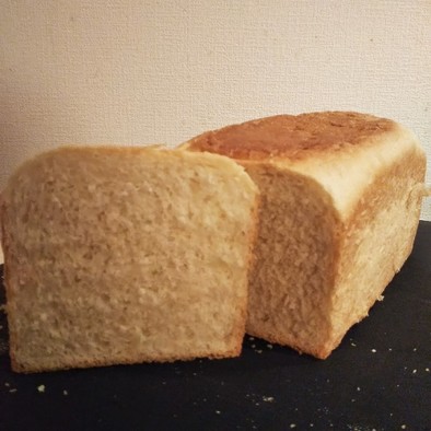 薄力粉100% 手捏ね食パンの写真