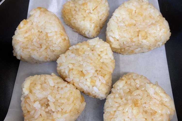 残りご飯リメイク焼き天むすにぎり レシピ 作り方 By Tya クックパッド 簡単おいしいみんなのレシピが371万品