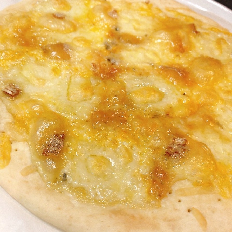 モチモチ簡単♡発酵なしのチーズピザの画像