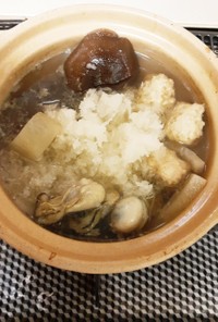 冷凍牡蠣とササミ団子のヘルシーみぞれ鍋