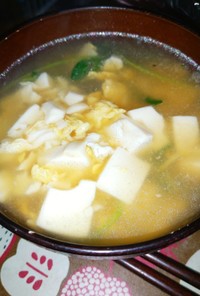 豆苗と卵と豆腐のスープ