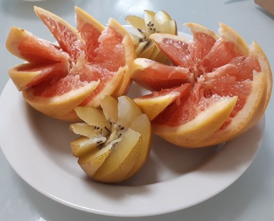 グレープフルーツの簡単飾り切りの写真