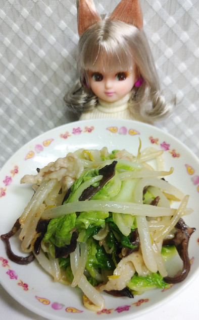 リカちゃん♡唐揚げ粉で白菜もやし野菜炒めの写真