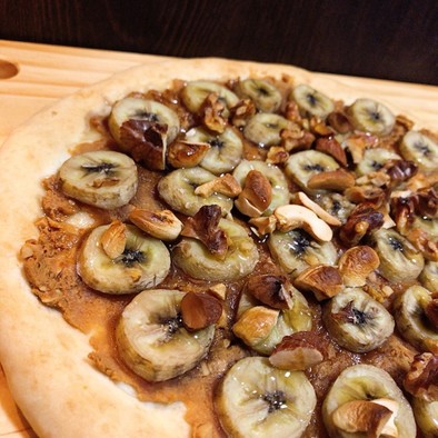 発酵なし♡バナナとピーナツバターのピザの写真