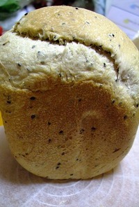 自家製酵母☆幸せ味のゴマ食パン　HB1斤