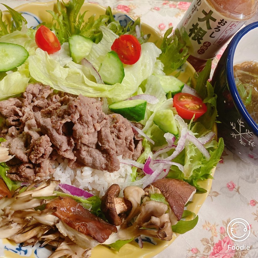 牛肉と野菜のワンプレートサラダの画像