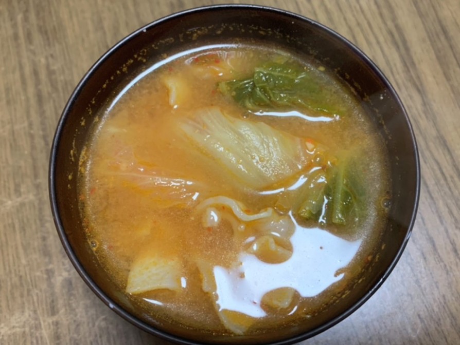 簡単おつまみ☆キムチのお味噌汁の画像