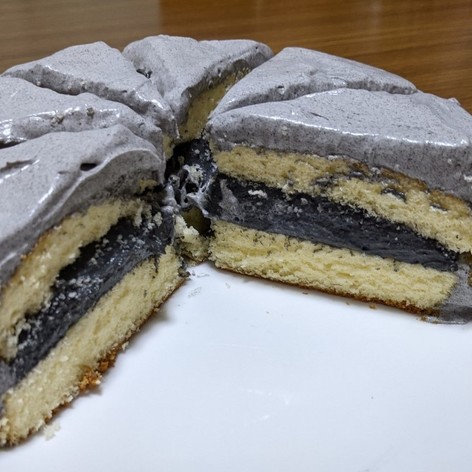 黒胡麻クリームのカスタードケーキ