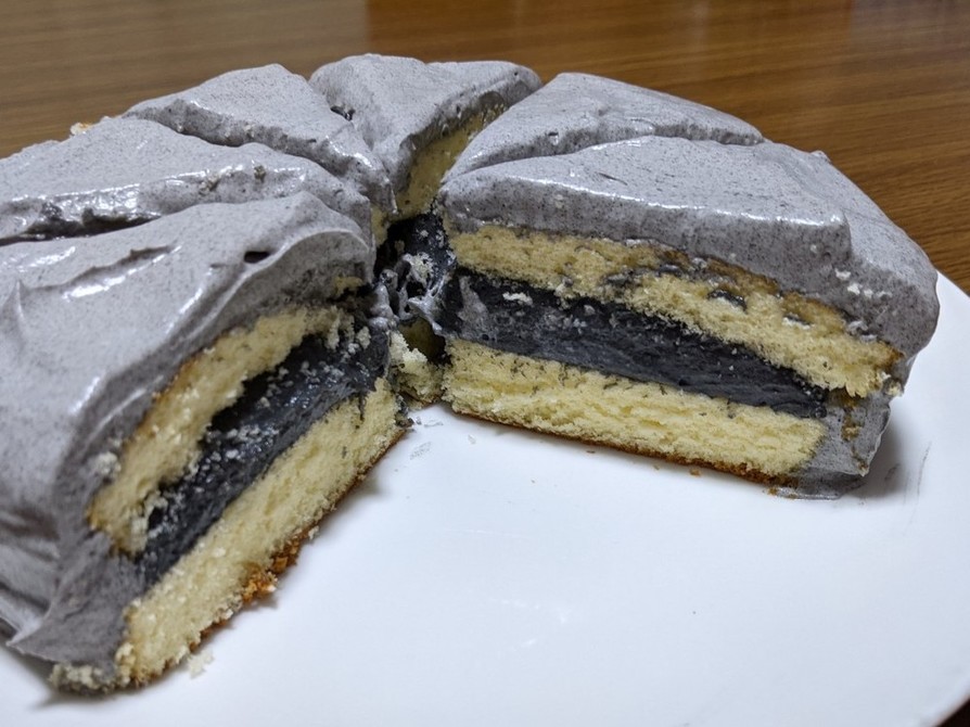 黒胡麻クリームのカスタードケーキの画像