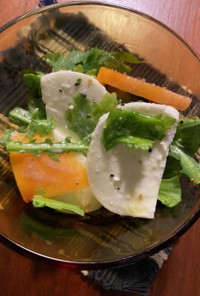 モッツァレラと柿、春菊の簡単激ウマサラダ