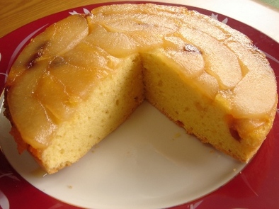 梨のキャラメルアップサイドダウンケーキの写真